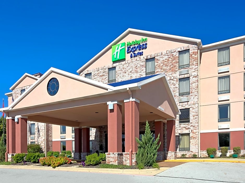 Holiday Inn Express Hotel & Suites Harrison