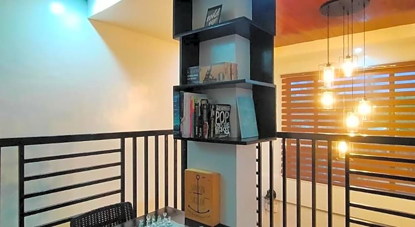 Pompeo and Luming's Inn