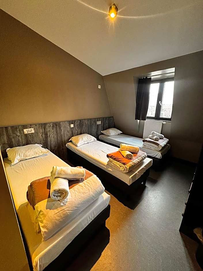 Brxxl 5 City Centre Hostel