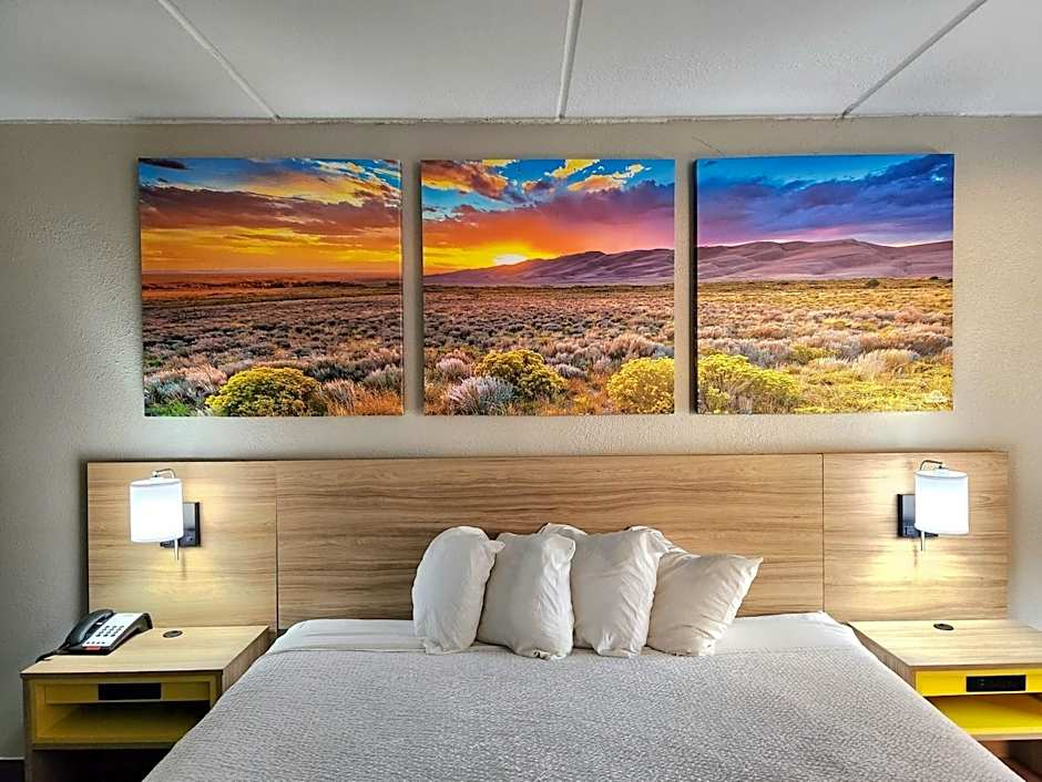 Days Inn by Wyndham Houston