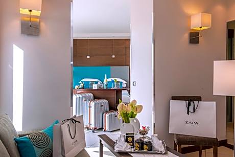 Deluxe Suite with Partial Sea View