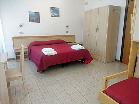 Standard Triple Room with Sea View