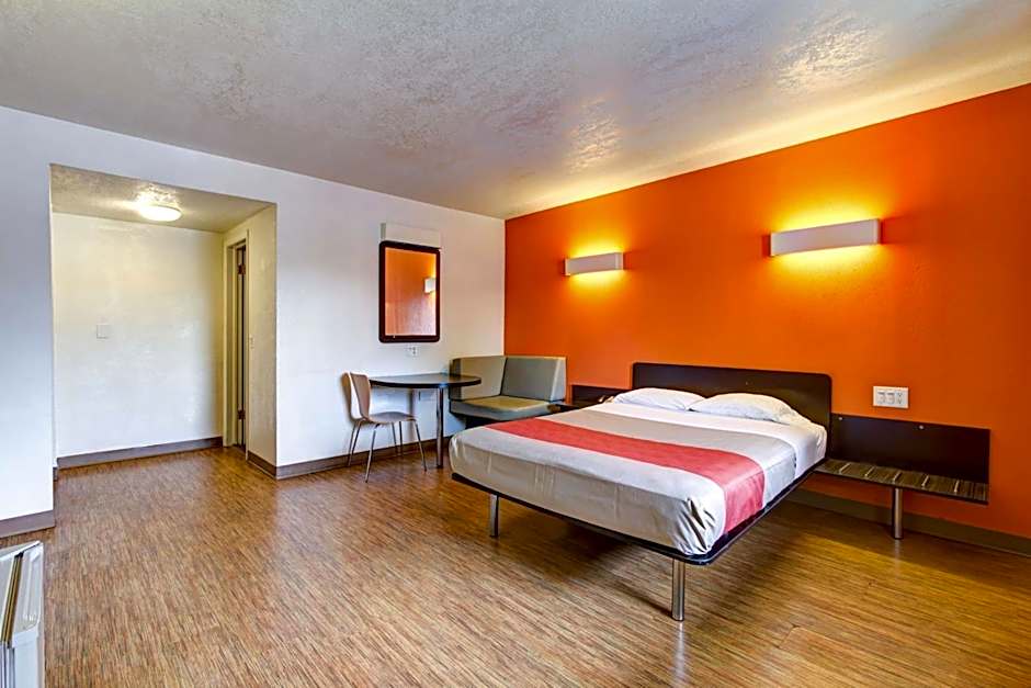 Motel 6 Richfield OH