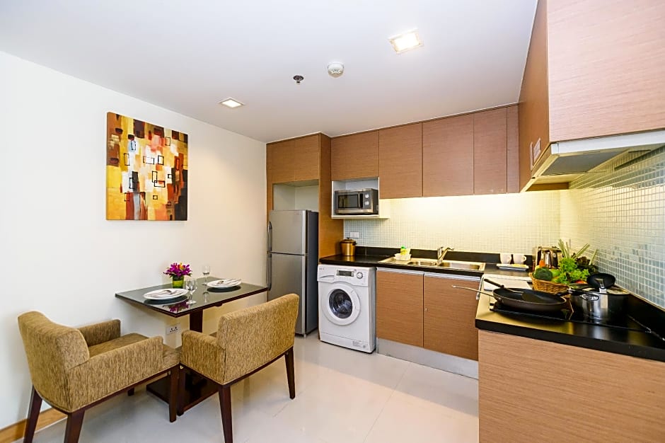 Lohas Residences Sukhumvit (SHA Plus)