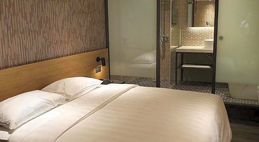 City Suites-Taoyuan Station