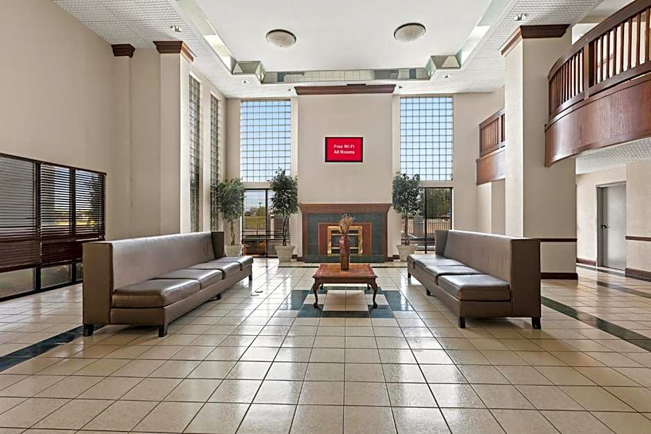 Red Roof Inn & Suites Newnan