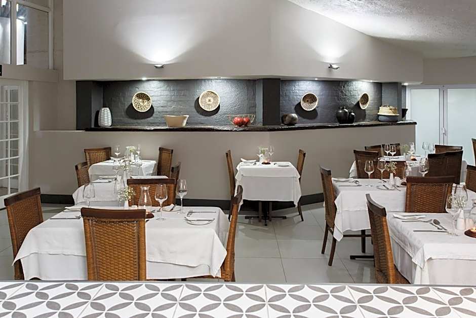 Protea Hotel by Marriott Oudtshoorn Riempie Estate