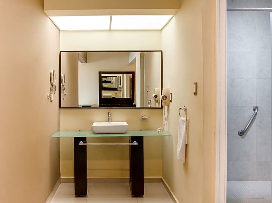 Capital O Veracruz Suites