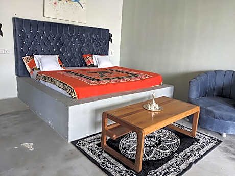 Deluxe Double Room with Shower