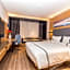 Yeste International Hotel (Helong Store)