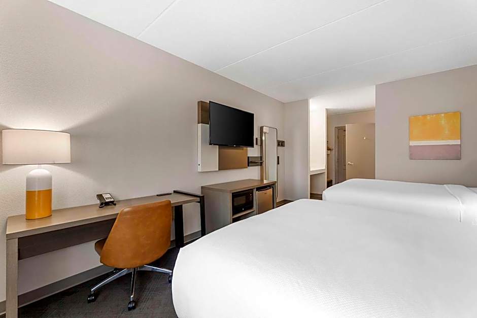 Comfort Inn & Suites Cuyahoga Falls - Akron