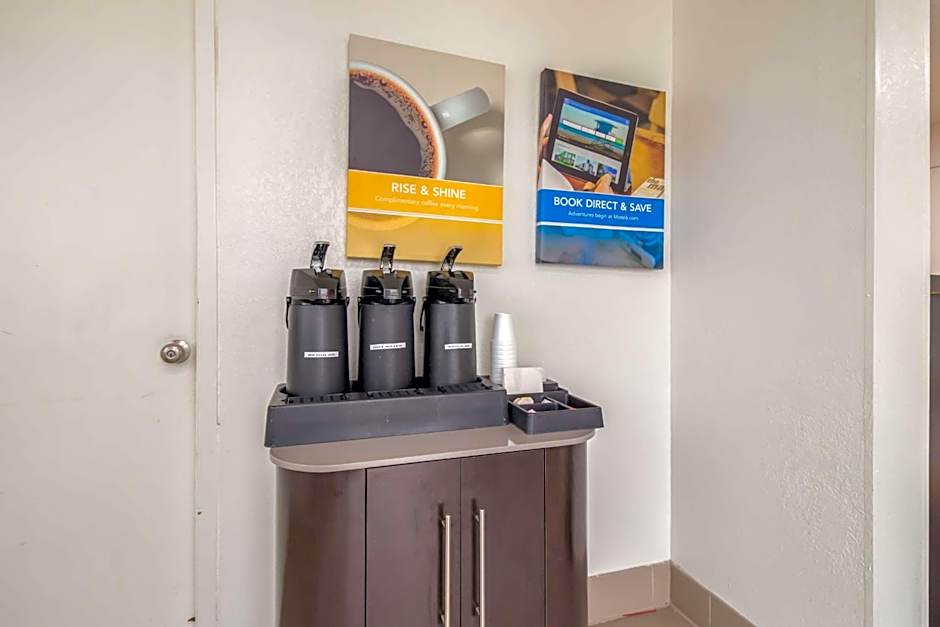 Motel 6-Fargo, ND - West Acres - North Fargo