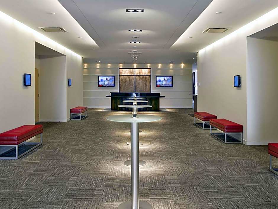 Novotel Montreal Aeroport