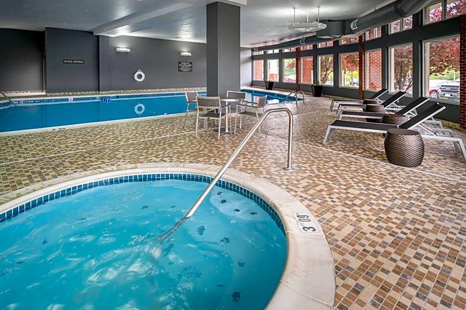 Delta Hotels Huntington Mall