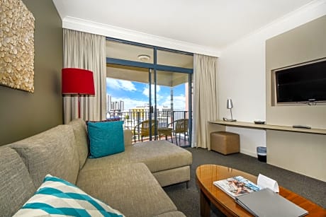 2 Bedroom Dual Key Apartment City View