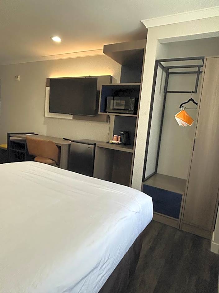 Quality Inn & Suites Santa Rosa South