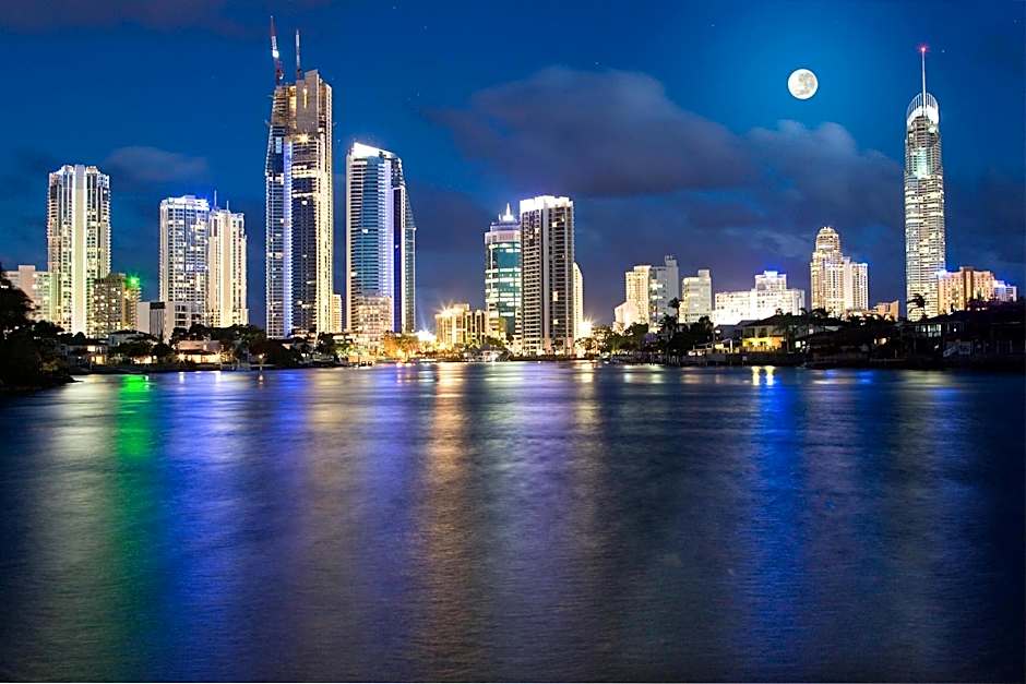 Surfers Beachside Holiday Apartments