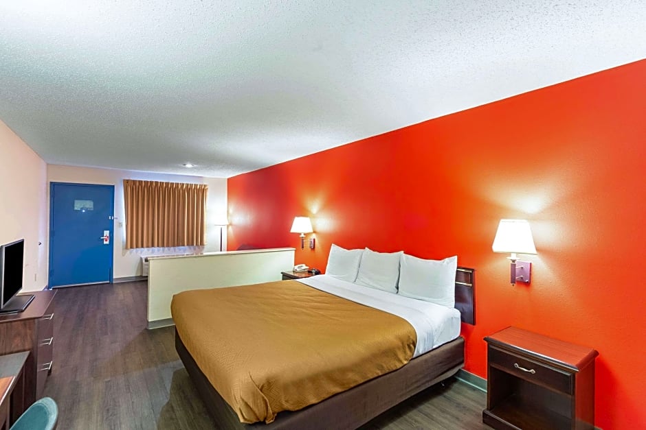 Photo 1 of 3 of 1 King Bed Suite, Nonsmoking