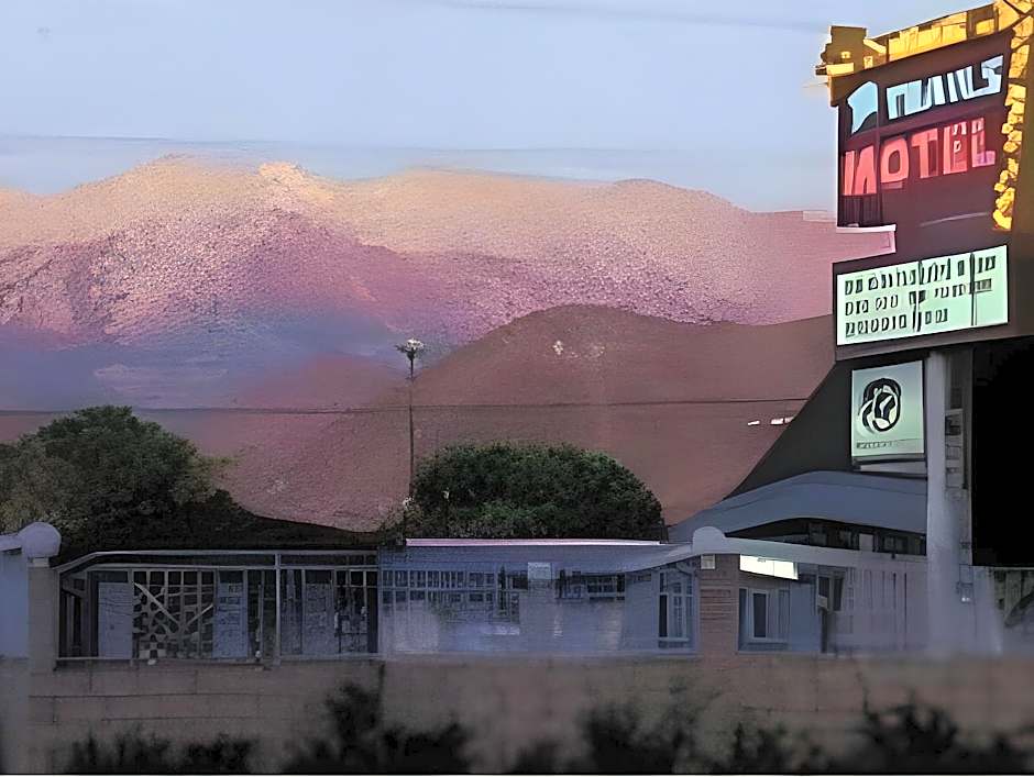 Trails Motel