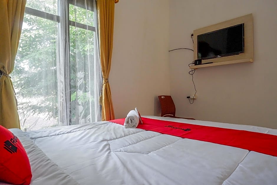 RedDoorz @ Kratonan Solo