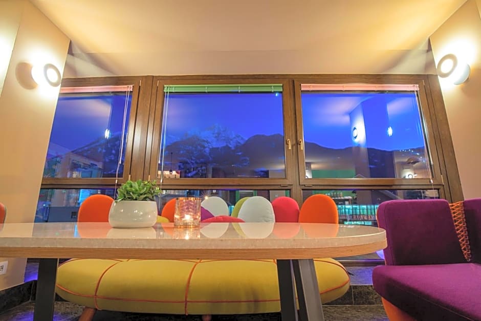 OMAMA Hotel