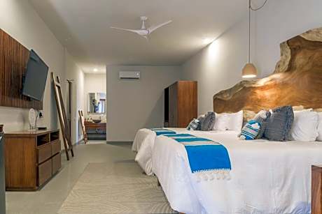 Deluxe Suite with Sea View