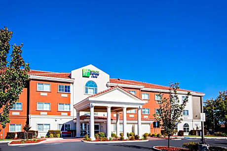 Holiday Inn Express & Suites Oroville Lake by IHG