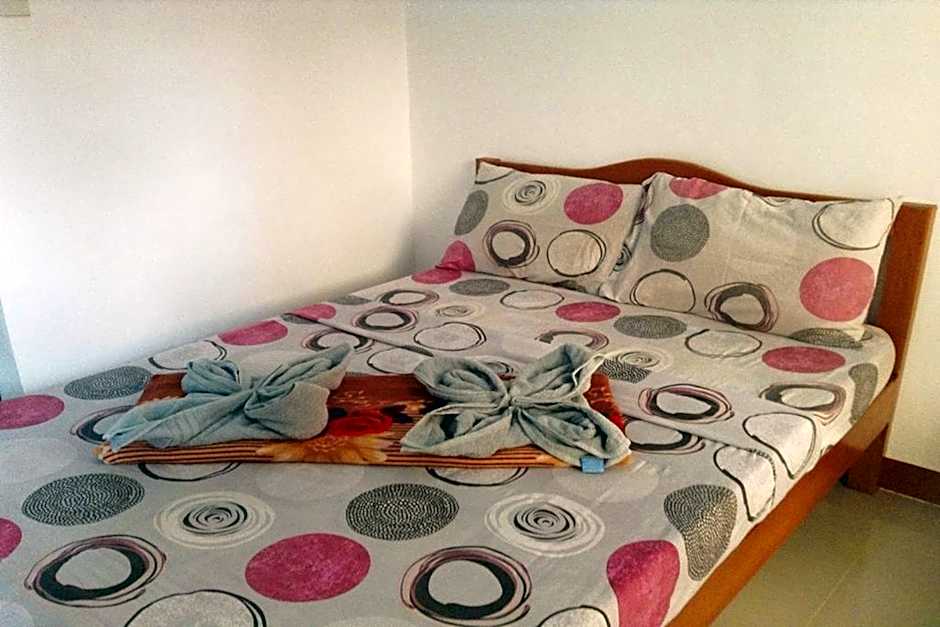 Photo 1 of 8 of 1 Queen Bed