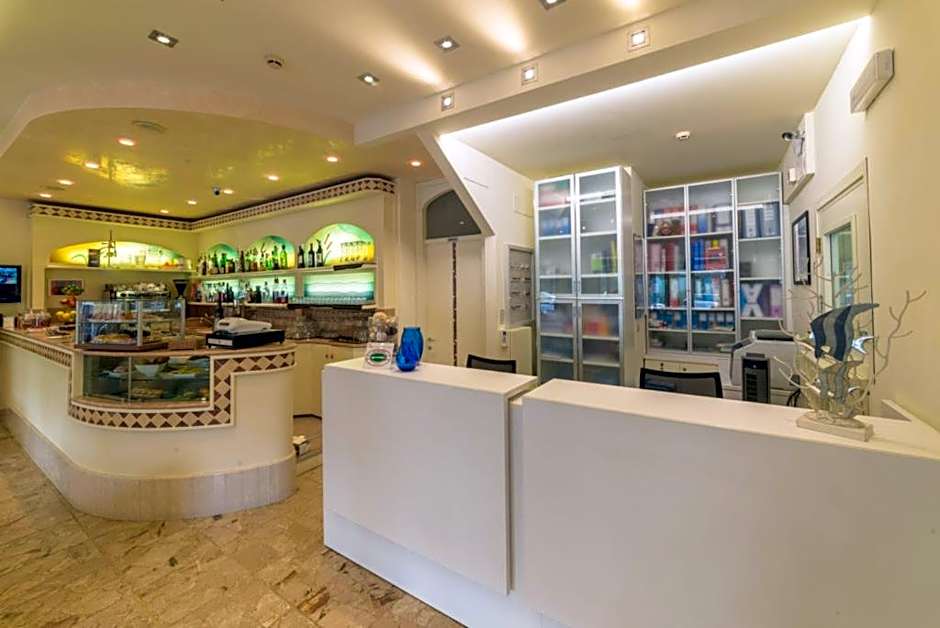 Hotel Airone