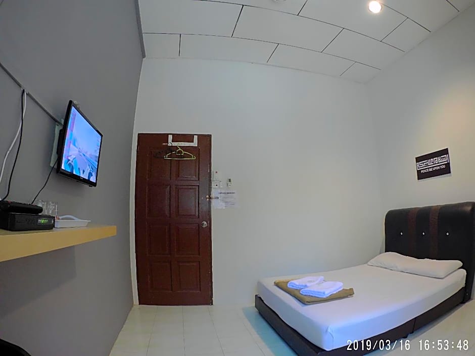 Semarak Beach Inn