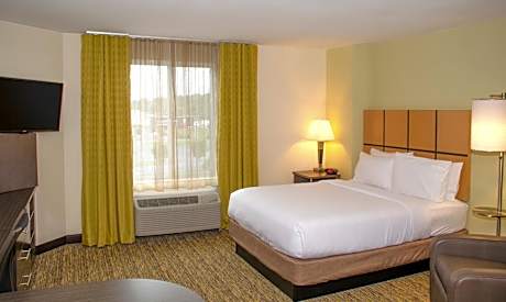 Queen Room - Hearing Accessible - Non-Smoking