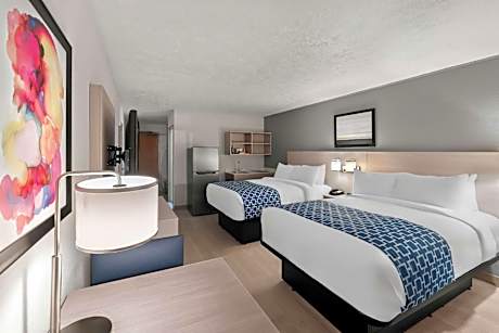 One Room Efficiency Suite with 2 Double Beds - Non Smoking