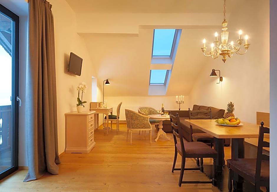 Historic Guesthouse BIRCHER B&B Apartments near Sterzing