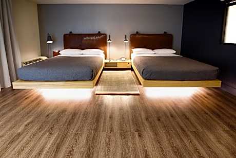 Queen Room with Two Queen Beds - Hearing Accessible