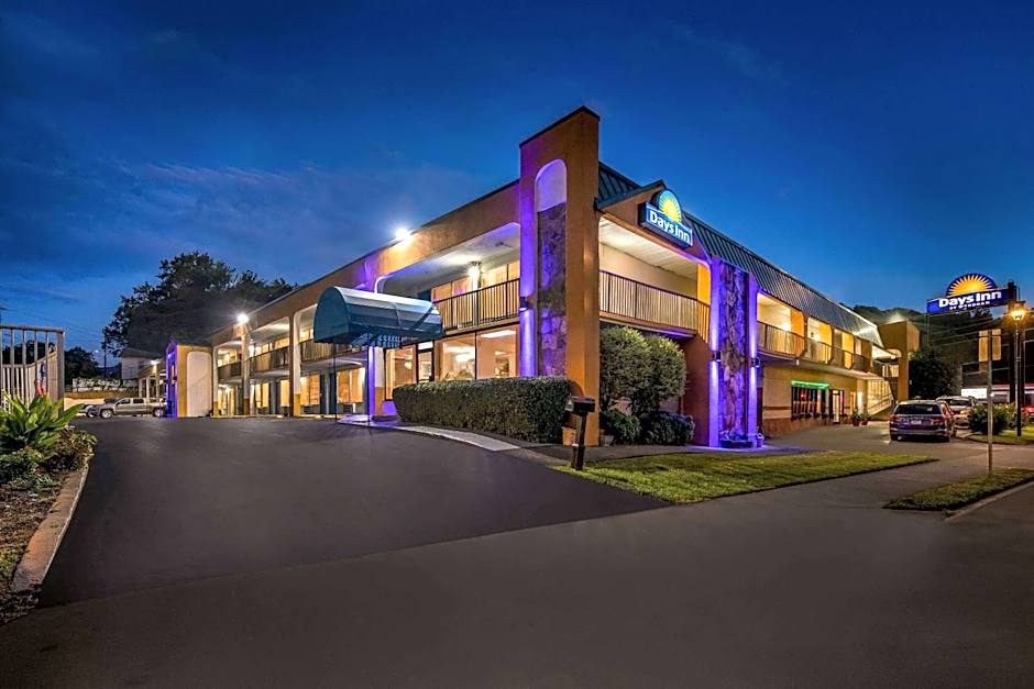 Days Inn by Wyndham Clayton