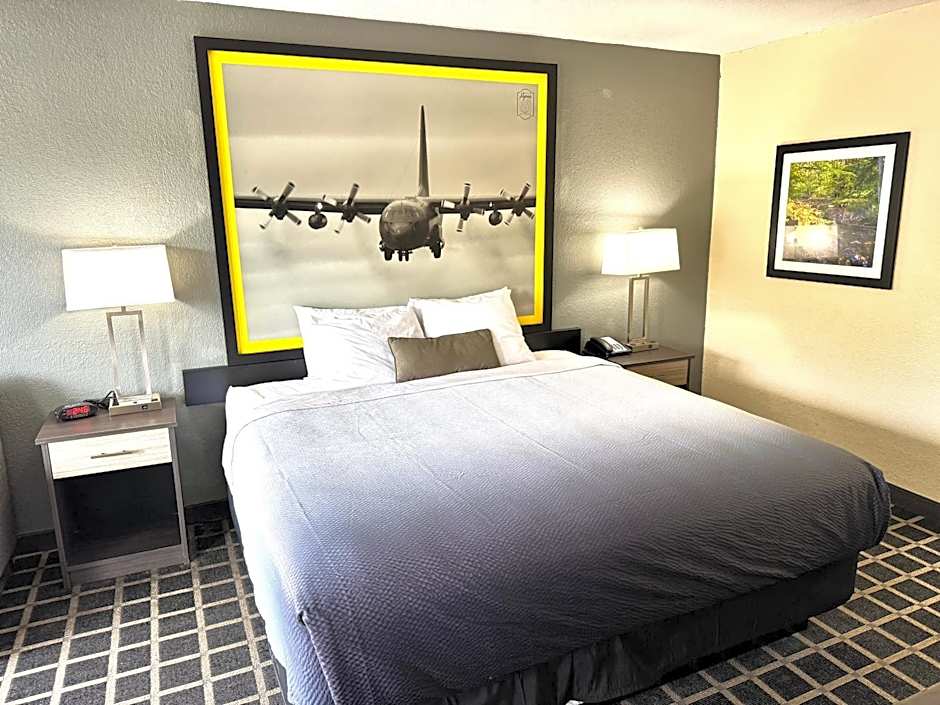 Super 8 by Wyndham Morganton