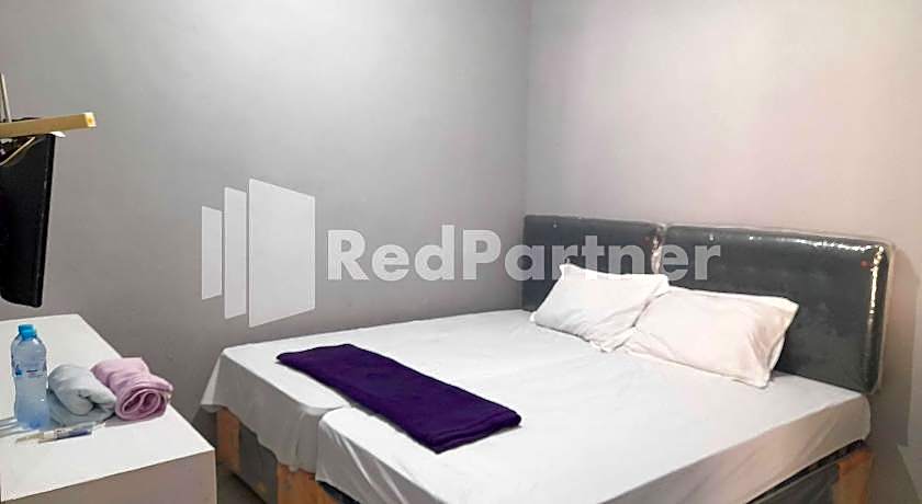 LH101 Guest House Syariah near Makam Sunan Bonang RedPartner