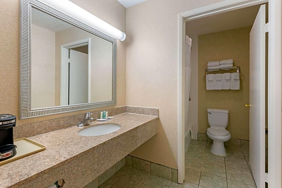 Quality Inn & Suites Oceanside