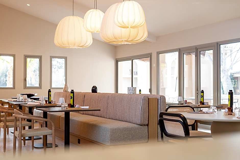Golden Tulip Avignon Le Paradou