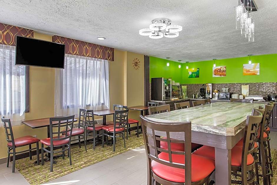 Quality Inn Grand Rapids Near Downtown
