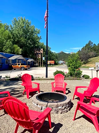 The Brookside Motel / Mt. Rushmore