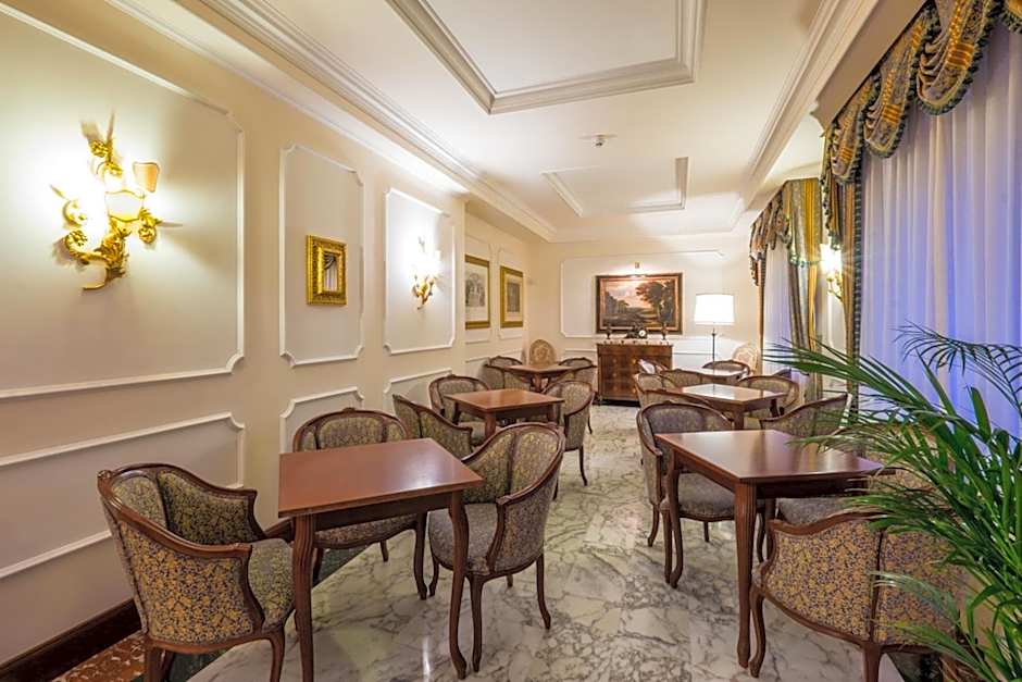 Hotel Royal