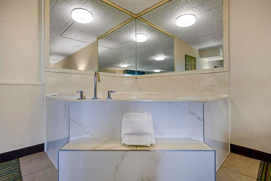 Best Western Woodhaven Inn