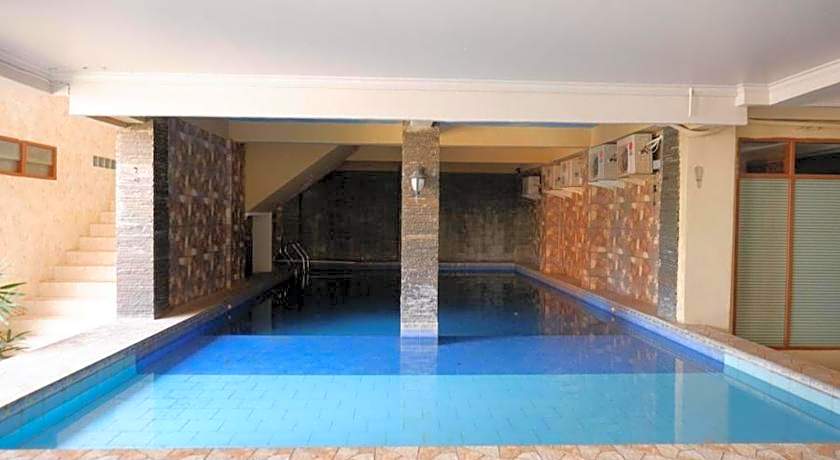 RedDoorz Plus @ Hotel Srikandi Kendari