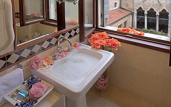 Hotel Al Ponte Dei Sospiri