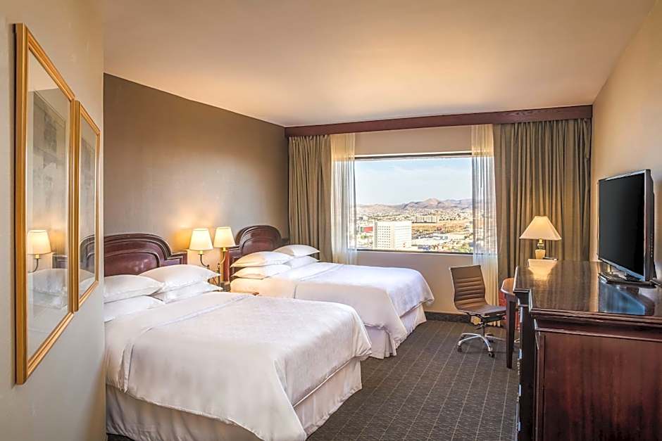 Photo 1 of 3 of 2 Queen Beds Guestroom, City View