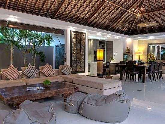 Chandra Bali Villas