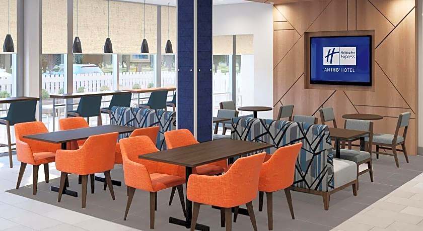 Holiday Inn Express & Suites Joplin Southeast