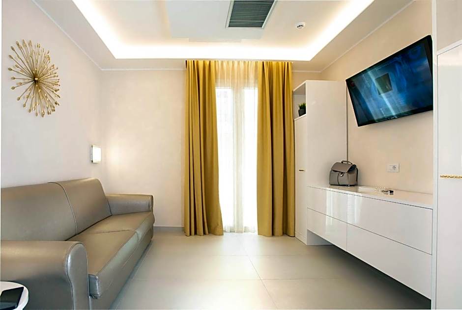 White Suite & Apartments