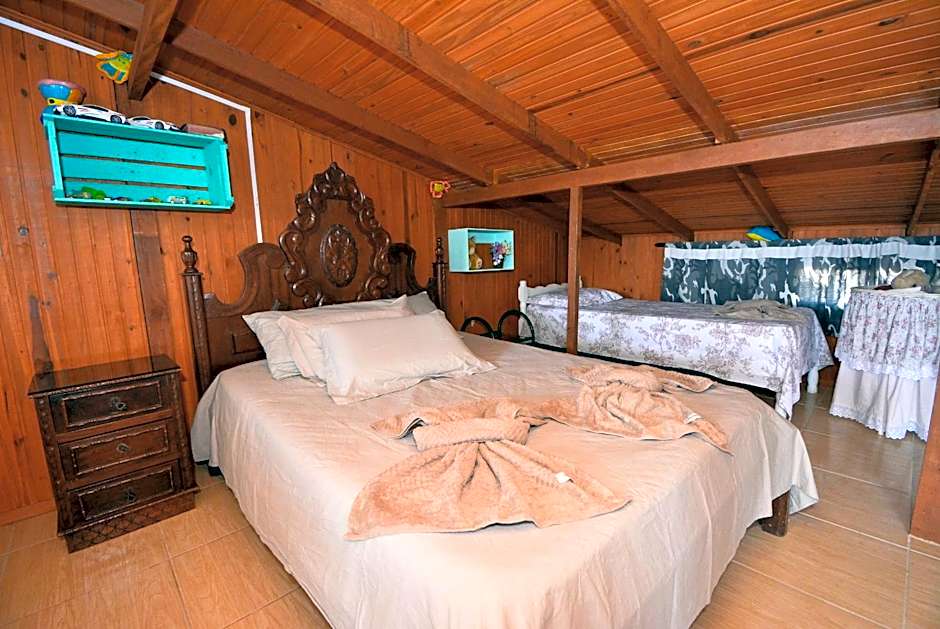 Ampla Casa com Piscina Ponta do Papagaio - PLH005